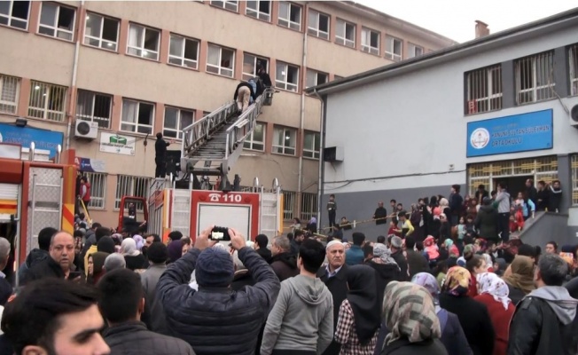 İlkokulda yangında can pazarı: Öğrenciler böyle kurtarıldı