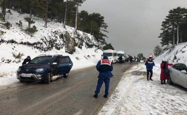 Kayak merkezinde mahsur kalan 200 kişi kurtarıldı