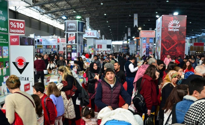 Kitap fuarına rekor ziyaretçi