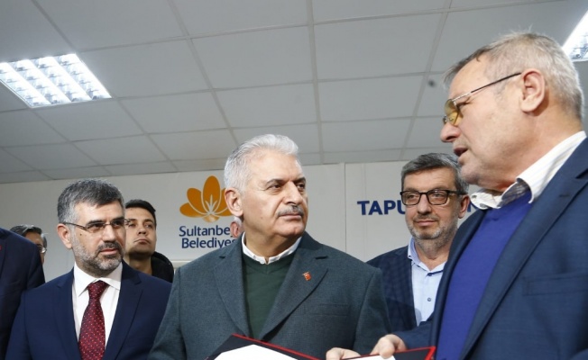 Binali Yıldırım tapu sevincine ortak oldu