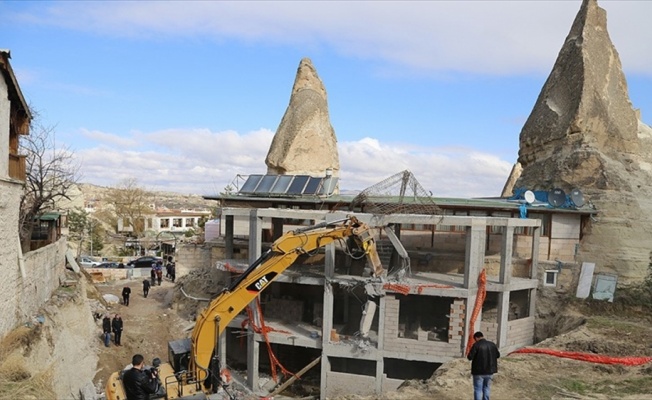 Göreme'de peribacaları bölgesindeki inşaat yıkıldı