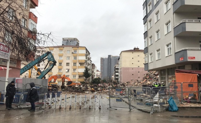 Kartal’daki Yunus Apartmanında yıkım tamamlandı