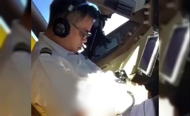 Pilot uçuş sırasında uyuyakaldı