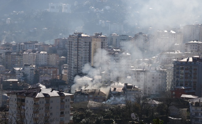 Rize’de korkutan yangın