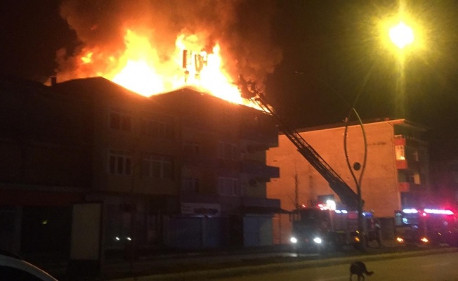 Sakarya’da otel alevlere teslim oldu