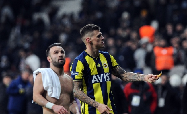 Skrtel tribünden atılan tesbihi geri verdi