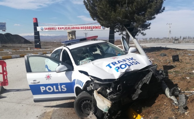 Afyonkarahisar’da trafik kazası: 2 polis yaralı