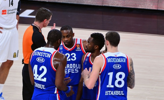 Anadolu Efes Karadağ deplasmanında