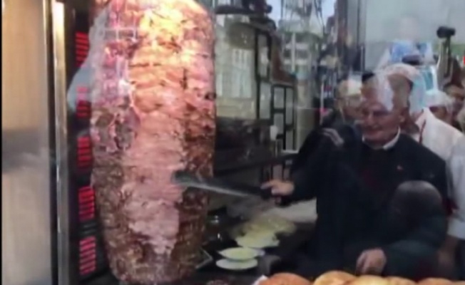 Binali Yıldırım döner kesti