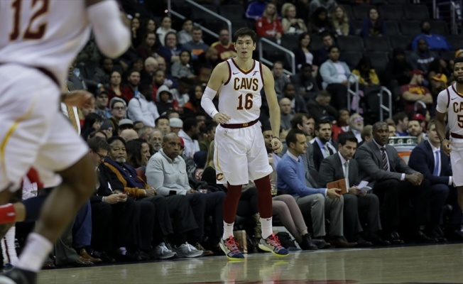 Cedi'den Raptors potasına 19 sayı