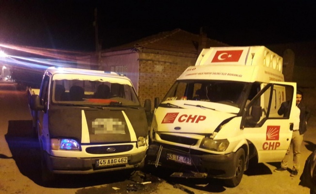 CHP’nin seçim aracı kaza yaptı: 7 yaralı