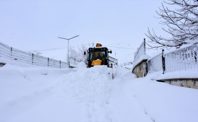 Doğu Anadolu'da 227 yerleşim birimine ulaşım sağlanamıyor