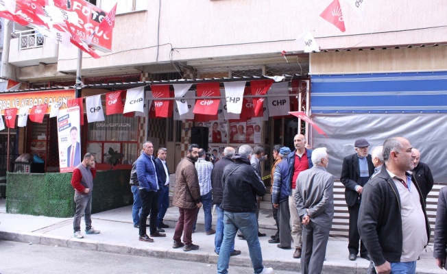 İzmir’de CHP’nin seçim ofisine silahlı saldırı
