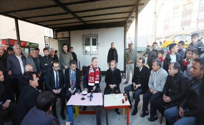 Milli Savunma Bakanı Akar, Şırnak esnafını ziyaret etti