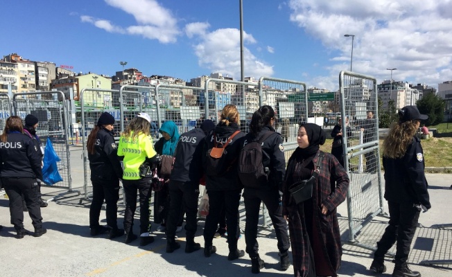 Miting alanına vatandaş akını devam ediyor