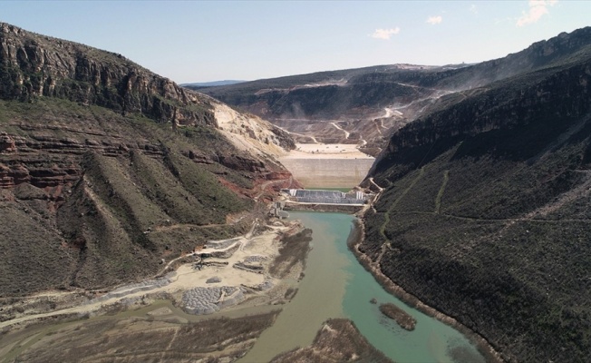 Türkiye'nin ikinci büyük sulama barajı hızla yükseliyor