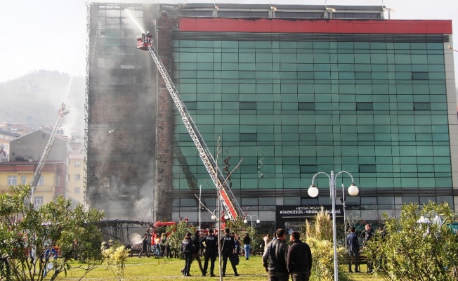 Üniversitede çıkan yangın söndürüldü