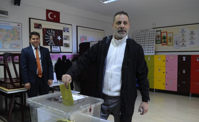 Ünlü oyuncu Ozan Güven oyunu kullandı