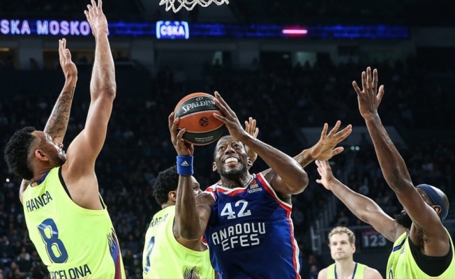 Anadolu Efes'in play-off'da konuğu Barcelona Lassa