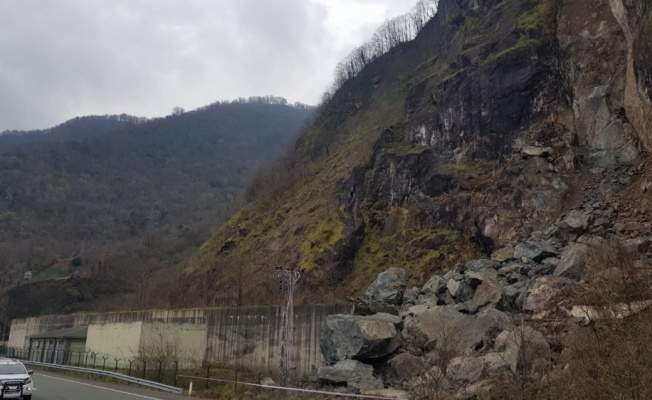 Artvin’de tünel çöktü