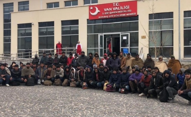 Başkale’de 72 kaçak göçmen yakalandı