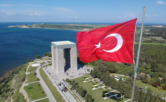 Çanakkale’de şehitlikler ziyaretçi akınına uğruyor