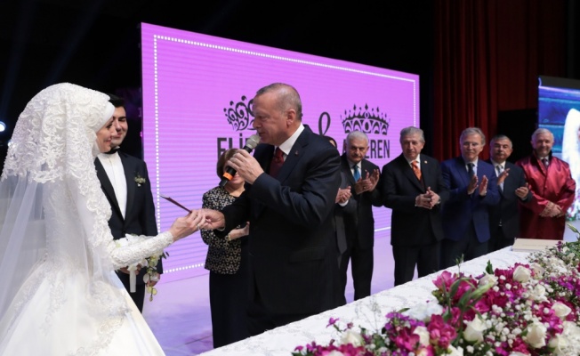 Cumhurbaşkanı Erdoğan,Bozdağ çiftinin nikah şahidi oldu