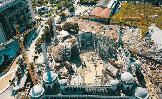 Ege Bölgesi'nin en büyük camisinin yapımı sürüyor