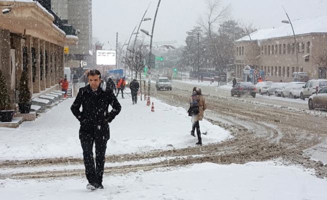 Erzurum’da karlı 1 Nisan şakası