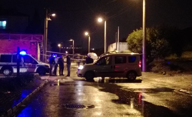 İzmir’de sokak ortasında damat dehşeti: 2 ölü, 1 yaralı