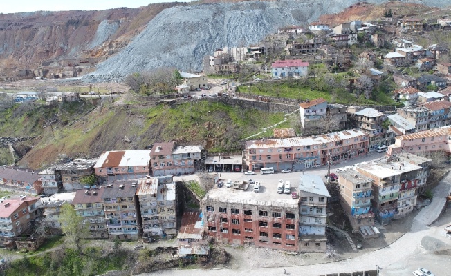 Maden’de heyelan riski nedeniyle 15 ev ve iş yeri tahliye edildi