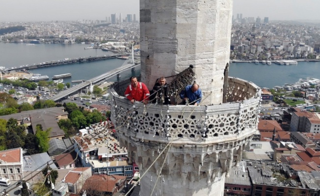 Mahyaların asılması havadan görüntülendi