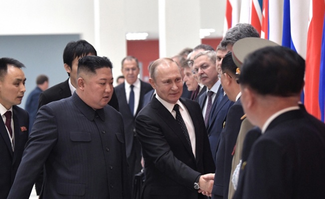 Putin ve Kim Jong-un bir araya geldi