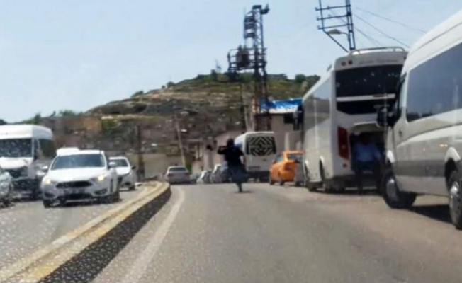 Şanlıurfa’da tek teker şovu yürekleri ağza getirdi