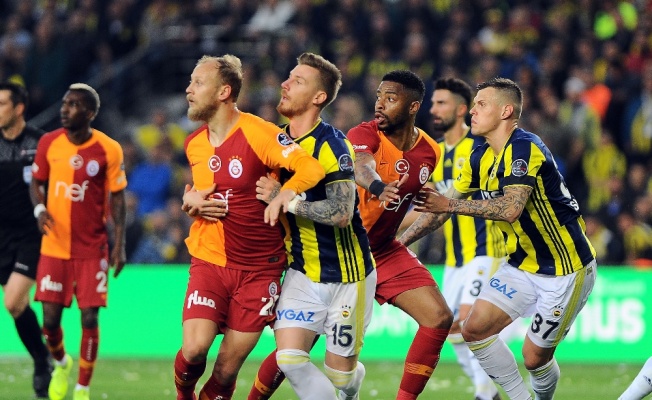 Derbide ilk yarı golsüz! Fenerbahçe: 0 - Galatasaray: 0 (İlk yarı)