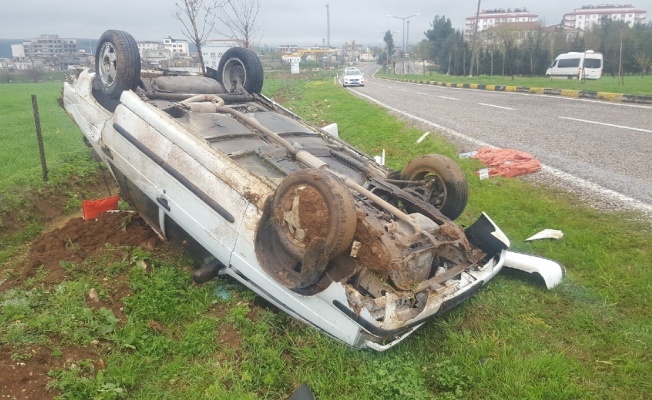 Takla atan araçtan burunları kanamadan çıktılar