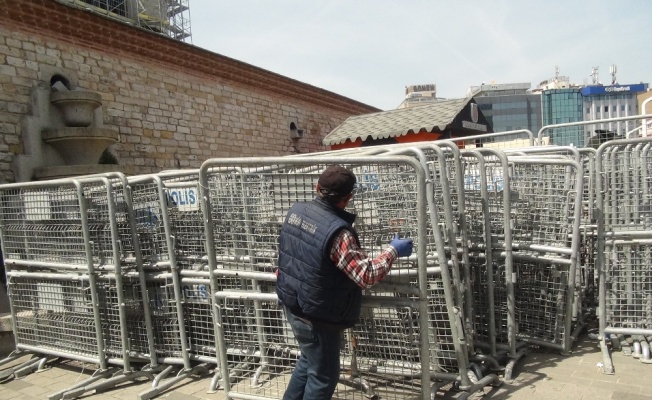 Taksim Meydanı’na bariyerler getirildi