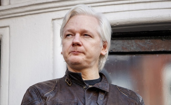 Wikileaks'in kurucusu Assange gözaltına alındı