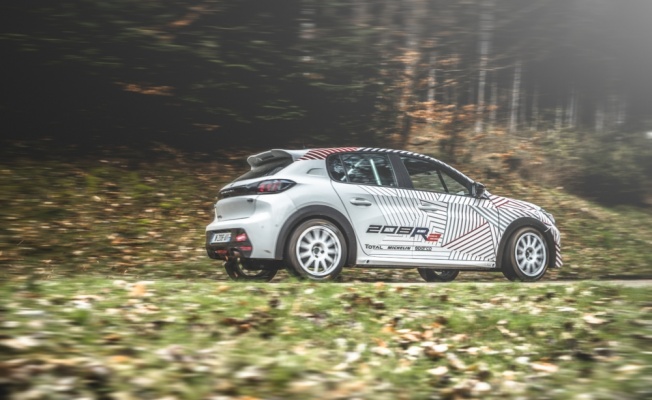 Yeni Peugeot 208 R2, parkurlara çıkmaya hazır