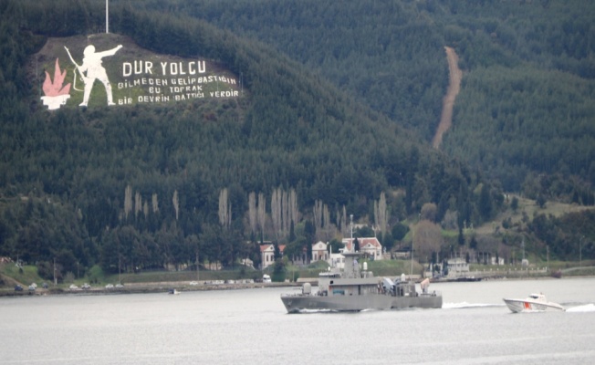 Yunan savaş gemisi Çanakkale Boğazı’ndan geçti