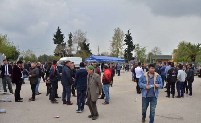 Yüreğir’de geçersiz oyların sayımına başlandı