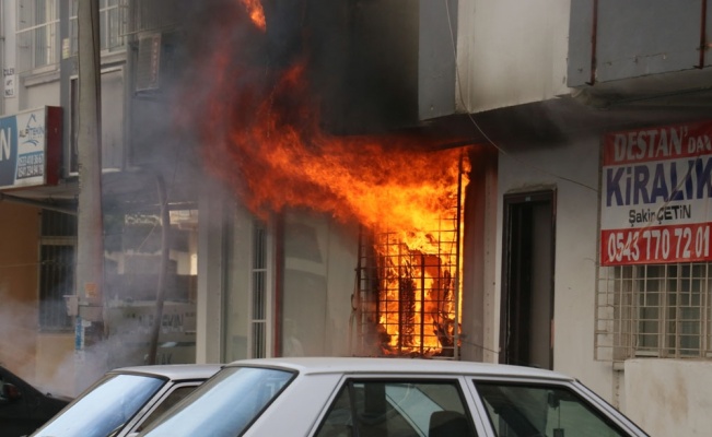 Adana’da korkutan yangın