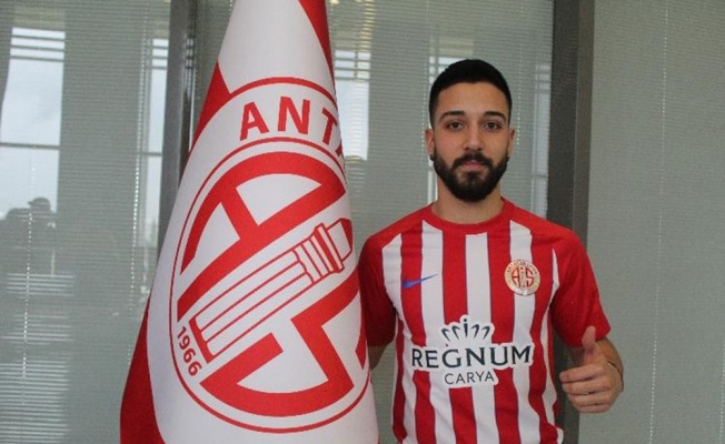 Antalyaspor’da Tarık Çamdal’ın sözleşmesi 1 yıl uzatıldı