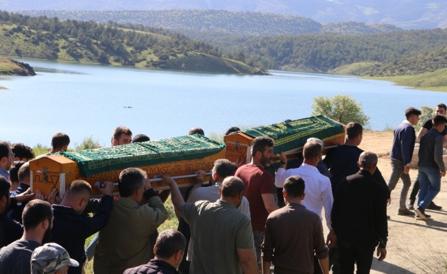 Baraj gölünde boğulan 3 çocuk toprağa verildi