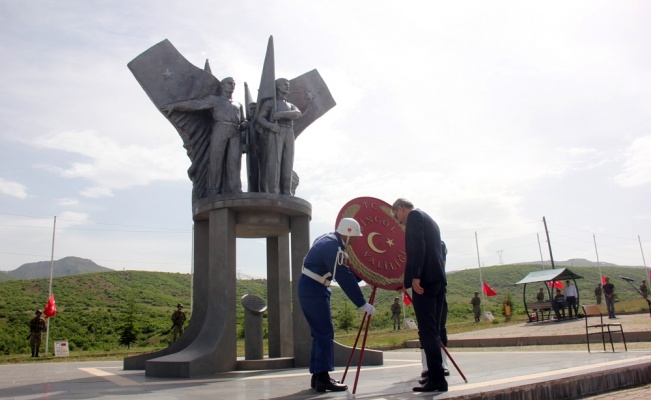 Bingöl’de şehit 33 er törenle anıldı