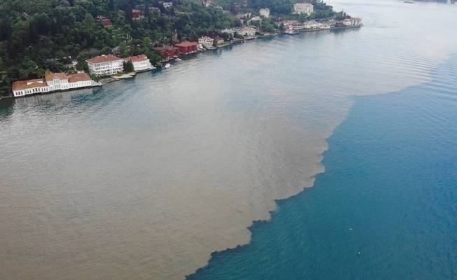 Çamura bulanan İstanbul boğazı havadan görüntülendi