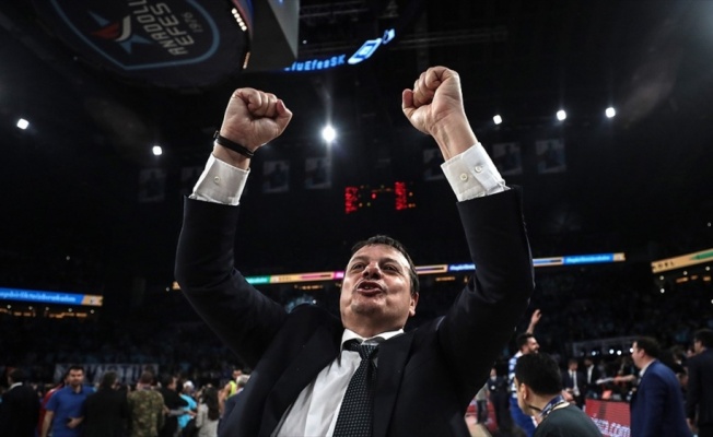 Ergin Ataman Avrupa'da 'kupa koleksiyonunu' tamamlama peşinde