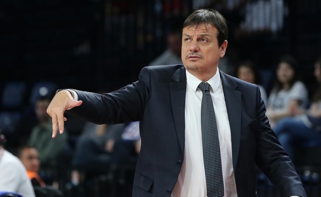 Ergin Ataman iki yıl daha Anadolu Efes'te