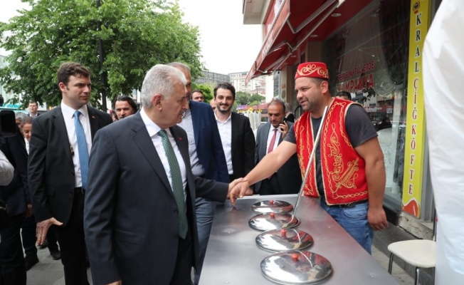 Esnaftan Binali Yıldırım’a yoğun ilgi