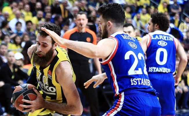 Fenerbahçe Beko ve Anadolu Efes'ten tarihi başarı